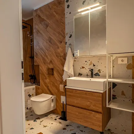 Envoo Homes - Alphaville 33 - 1 Bedroom Брашов