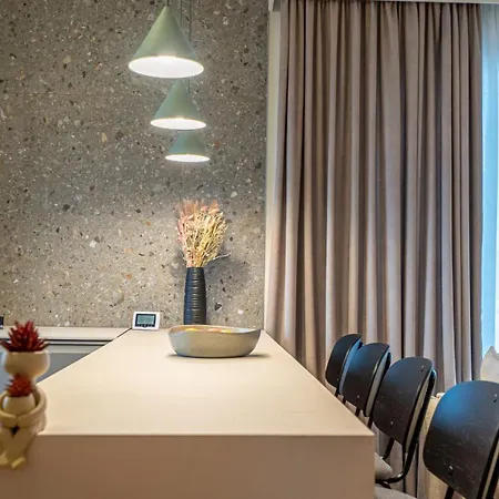 Envoo Homes - Alphaville 33 - 1 Bedroom *