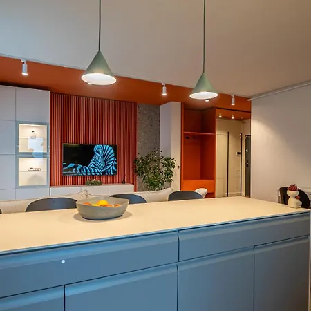 Envoo Homes - Alphaville 33 - 1 Bedroom * Брашов