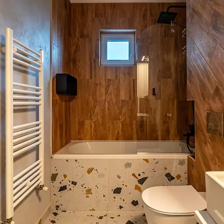 Envoo Homes - Alphaville 33 - 1 Bedroom Апартаменти Брашов